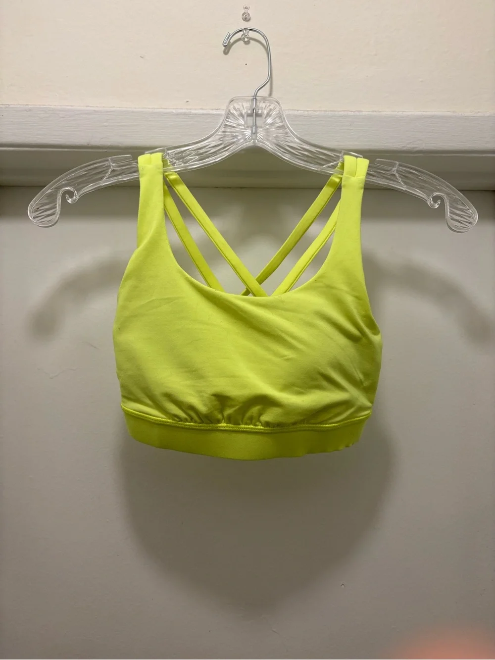 Lululemon Energy Bra Highlight Yellow Strappy Back Sports Bra Women’s Size 2
